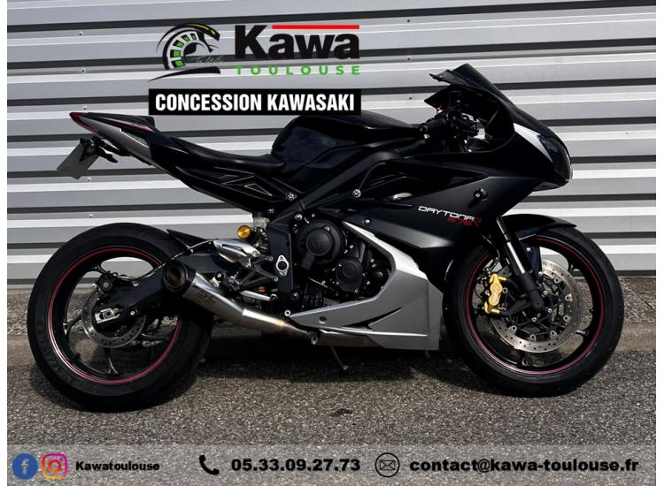 TRIUMPH STREET TRIPLE 675