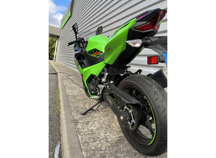 KAWASAKI NINJA 400